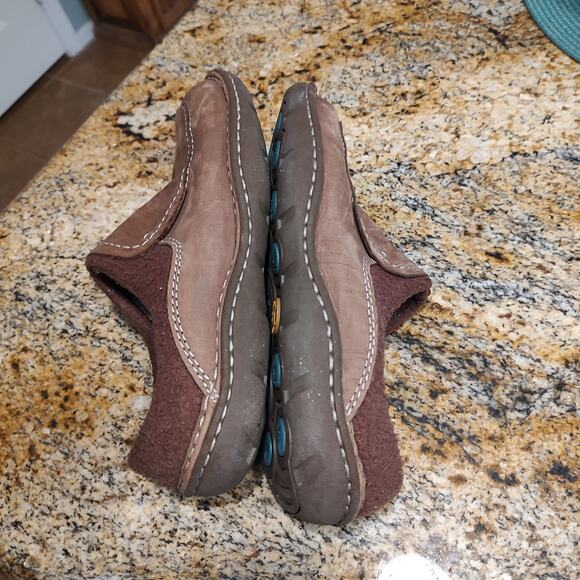 Simple Brown Slip-On Comfortable Slippers Shoes Size 10 - Picture 7 of 12